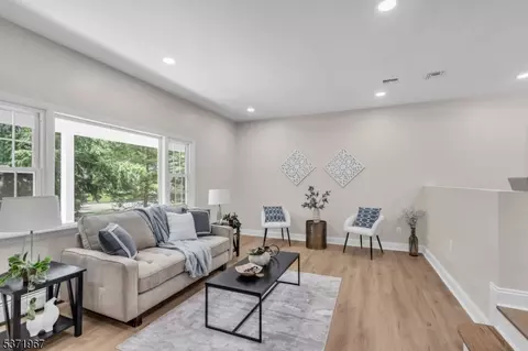 44 Riceman Rd, Berkeley Heights, NJ 07922 photo 6