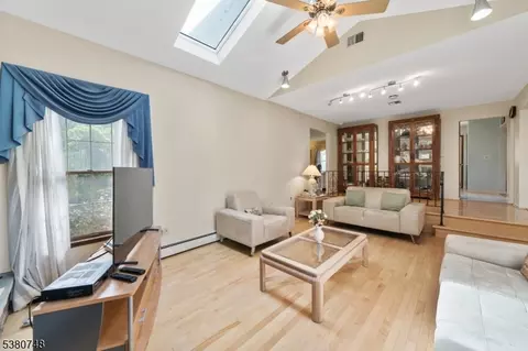119 Pleasantview Dr, Wayne, NJ 07470 photo 11