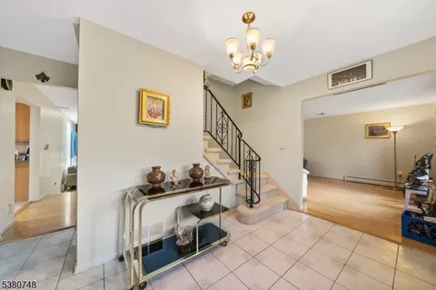 119 Pleasantview Dr, Wayne, NJ 07470 photo 3