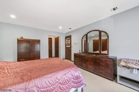 119 Pleasantview Dr, Wayne, NJ 07470 photo 18