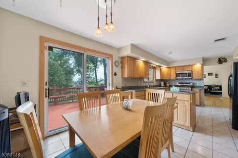 119 Pleasantview Dr, Wayne, NJ 07470 photo 9