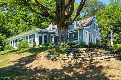 75 Calais Rd, Randolph, NJ 07869