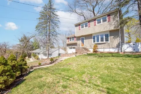 163 Hiawatha Blvd, Oakland, NJ 07436