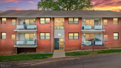 1300 Rock Ave #J7, North Plainfield, NJ 07060
