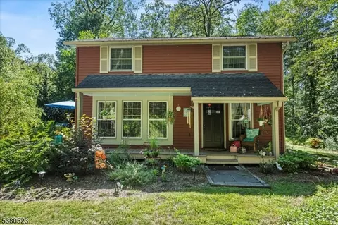 7 Laurel Ave, Branchville, NJ 07826