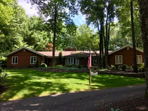 15 Prides Xing, Flanders, NJ 07836