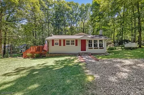 44 Appleseed Rd, Sussex, NJ 07461