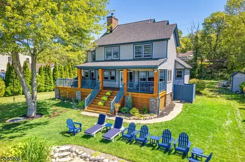 51 Forest Lake Dr, Hewitt, NJ 07421