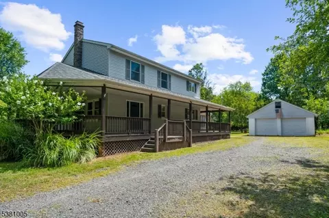 41 Coddington Rd, Whitehouse Station, NJ 08889
