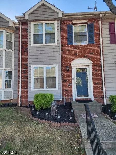 37 Martha Ct, Newark, NJ 07103