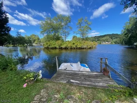 7 Beaver Point Trl, Wharton, NJ 07885
