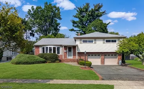 92 Rolling Hills Rd, Clifton, NJ 07013