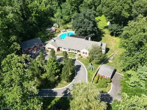106 Colonial Dr, Morristown, NJ 07960