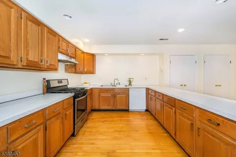 103 Park Ave #D4, Summit, NJ 07901 photo 9