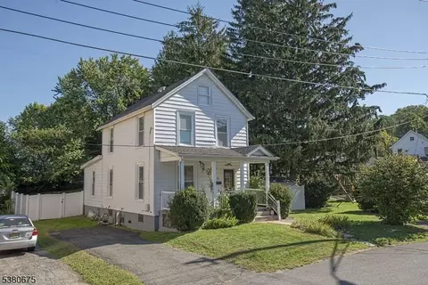 31 E Lincoln Ave, Dover, NJ 07801