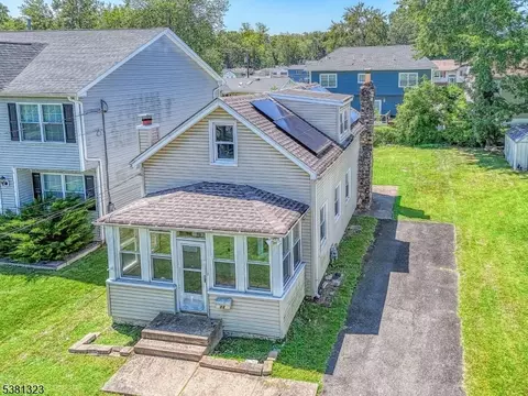 23 Garfield Rd, Parsippany, NJ 07054