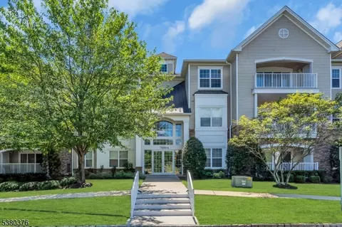 7106 Westover Way, Somerset, NJ 08873