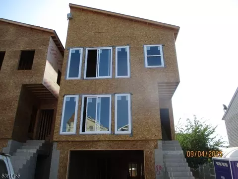 438 S 11th St, Newark, NJ 07103