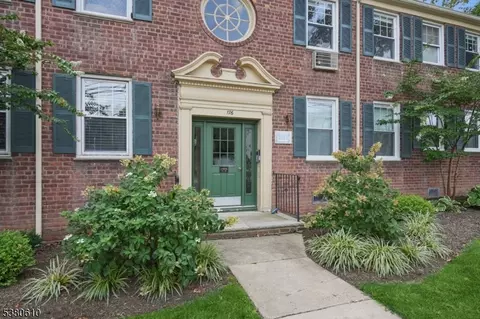 176 Millburn Ave #7, Millburn, NJ 07041