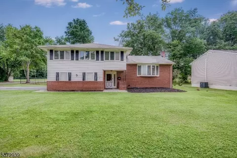 122 Marmora Rd, Parsippany, NJ 07054