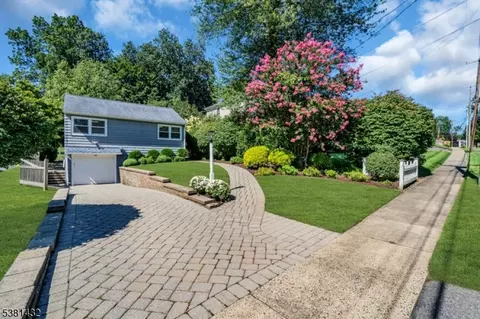 68 Hillside Ave, Florham Park, NJ 07932