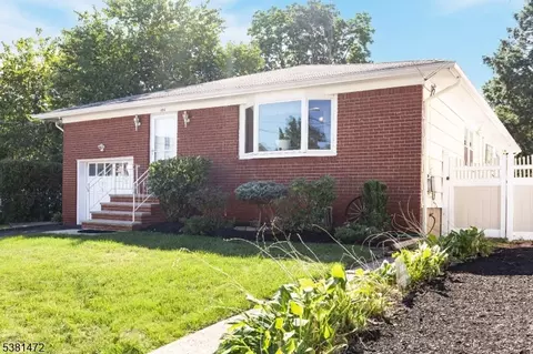 496 Ragland Dr, Roselle Park, NJ 07204