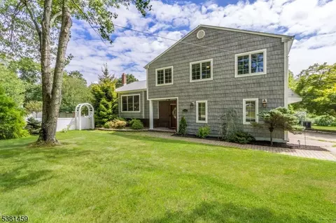 286 Eyland Ave, Succasunna, NJ 07876