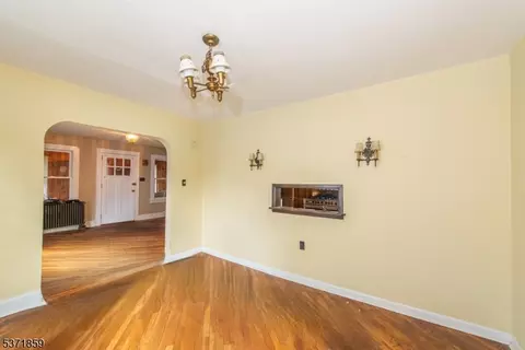 16 Forest Ave, Nutley, NJ 07110 photo 12