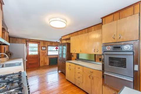 16 Forest Ave, Nutley, NJ 07110 photo 18