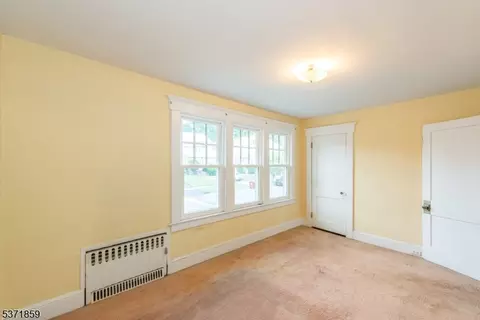 16 Forest Ave, Nutley, NJ 07110 photo 24