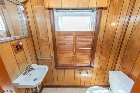 16 Forest Ave, Nutley, NJ 07110 photo 20