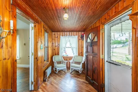 16 Forest Ave, Nutley, NJ 07110 photo 2