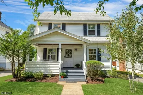 82 Overlook Rd, Cedar Grove, NJ 07009