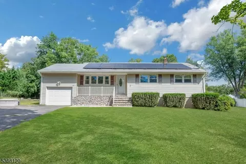 7 Joan Dr, Montville, NJ 07045