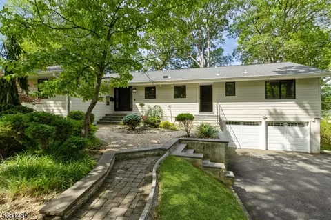 43 Rumson Rd, Livingston, NJ 07039