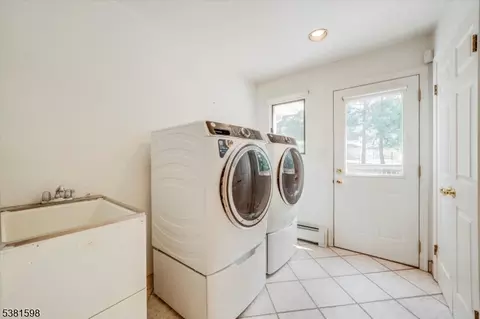 99 Eileen Dr, Cedar Grove, NJ 07009 photo 29