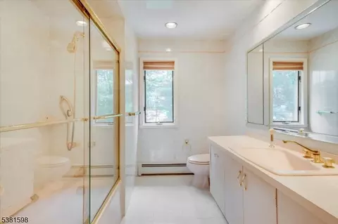99 Eileen Dr, Cedar Grove, NJ 07009 photo 41