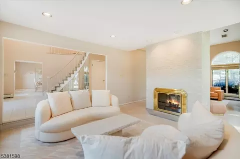 99 Eileen Dr, Cedar Grove, NJ 07009 photo 9