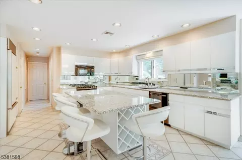 99 Eileen Dr, Cedar Grove, NJ 07009 photo 20