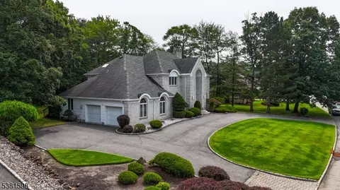 99 Eileen Dr, Cedar Grove, NJ 07009 photo 3