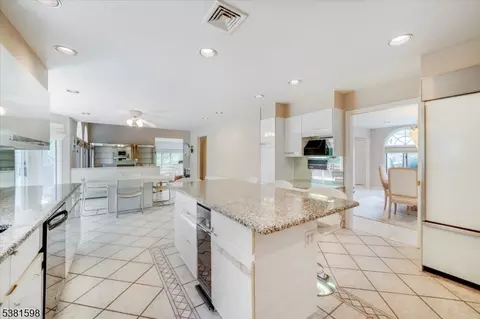99 Eileen Dr, Cedar Grove, NJ 07009 photo 25