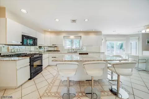 99 Eileen Dr, Cedar Grove, NJ 07009 photo 19