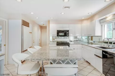 99 Eileen Dr, Cedar Grove, NJ 07009 photo 23