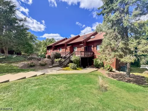 5 Sugar Loaf Ct UNIT 4, Vernon, NJ 07462