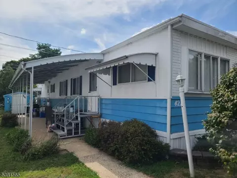 421 Kenbury Rd, Branchburg, NJ 08876