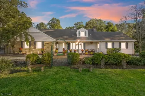 414 Roberts Ln, Scotch Plains, NJ 07076
