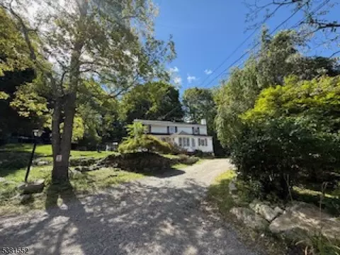 22 Mountain Ave, Highland Lakes, NJ 07422