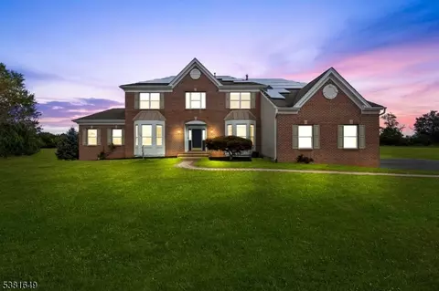 12 Wyckoff Pl, Franklin Park, NJ 08823