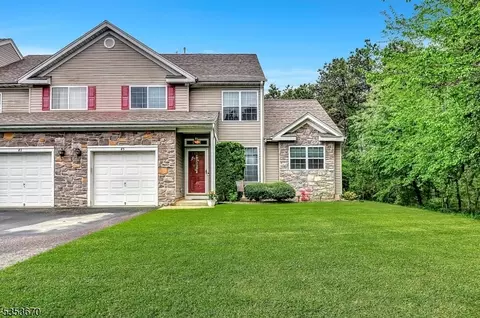 45 Manhattan Dr, Brick Twp, NJ 08723