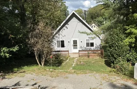 13 Dogwood Trl, Vernon, NJ 07462